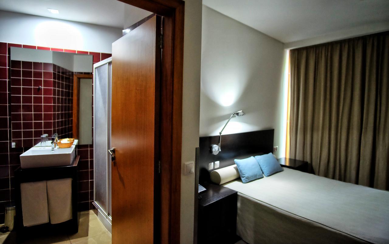 Hotel Vila Luena ヴィーラ・ヴェルデ エクステリア 写真