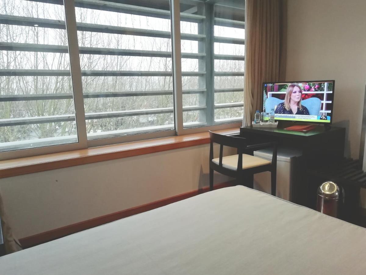 Hotel Vila Luena ヴィーラ・ヴェルデ エクステリア 写真